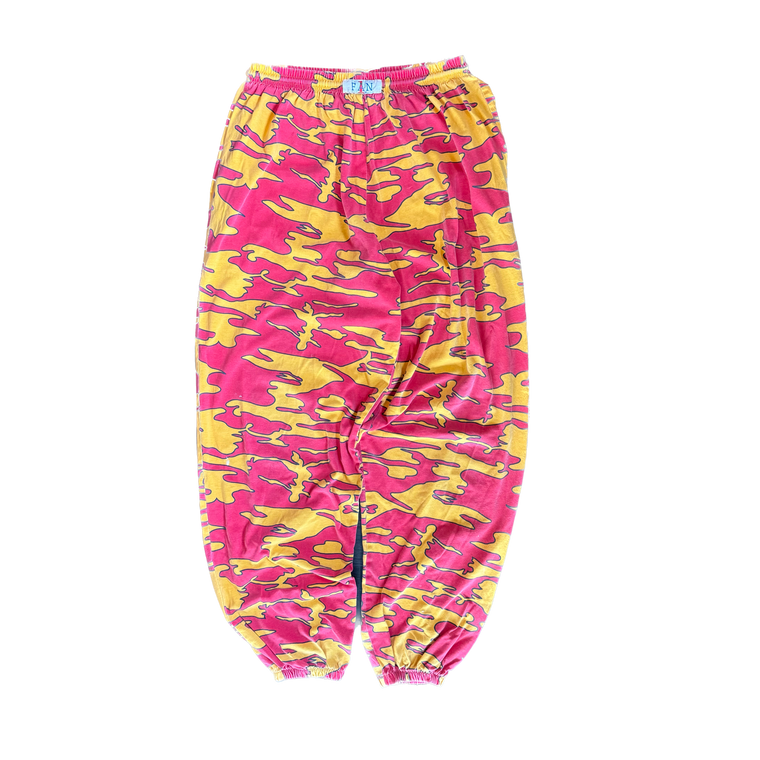 WESTSIDE STOREY VINTAGE | VINTAGE 90'S KC CHIEFS CAMO PANTS - RED