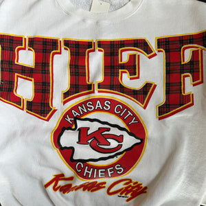 WESTSIDE STOREY VINTAGE | VINTAGE 90'S KC CHIEFS CLIFF ENGLE SPELLOUT SWEATHSIRT - WHITE - Westside Storey