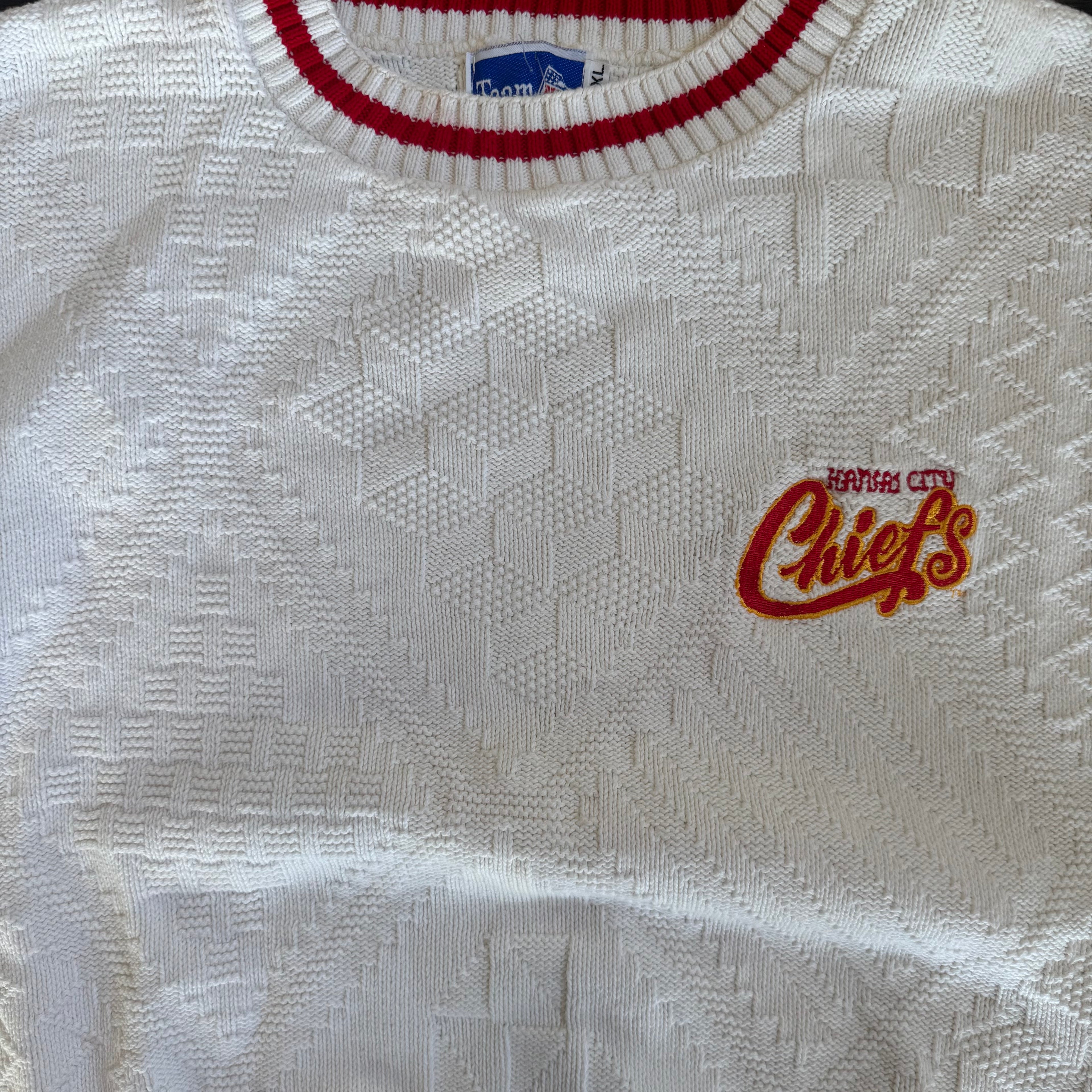 WESTSIDE STOREY VINTAGE | VINTAGE 90'S KC CHIEFS NUTMEG CABLE KNIT SWEATER - WHITE - Westside Storey
