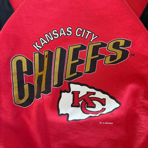 WESTSIDE STOREY VINTAGE | VINTAGE 90'S KC CHIEFS NUTMEG COLOR BLOCK SWEATSHIRT *LITTLE HOLE - RED - Westside Storey