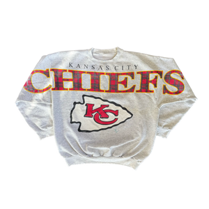 WESTSIDE STOREY VINTAGE | VINTAGE 90'S KC CHIEFS CLIFF ENGLE SPELLOUT SWEATSHIRT *LIGHT MARKS - GRAY - Westside Storey
