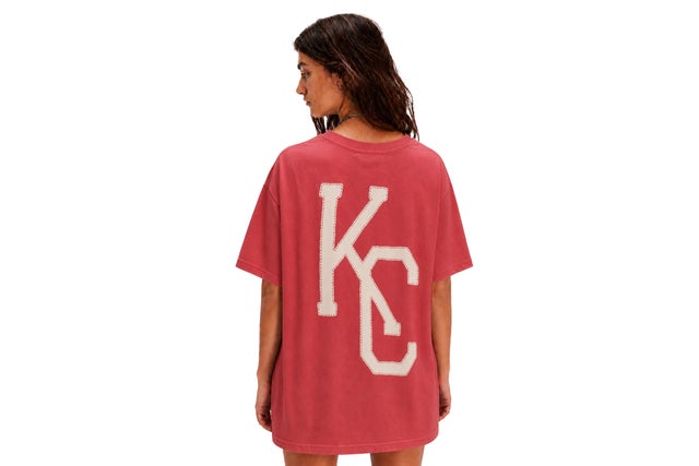 1KC | KANSAS CITY MONOGRAM POCKET TEE - CRIMSON 1KC