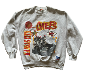 WESTSIDE STOREY VINTAGE | VINTAGE 90S NUTMEG COOL GRAPHIC CHIEFS SWEATSHIRT - Westside Storey