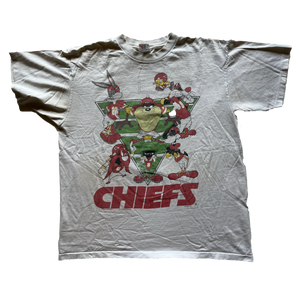 WESTSIDE STOREY VINTAGE | VINTAGE 1994 LOONEY TUNES SQUAD BUGS, MARVIN, DAFFY, TAZ CHIEFS TEE - Westside Storey