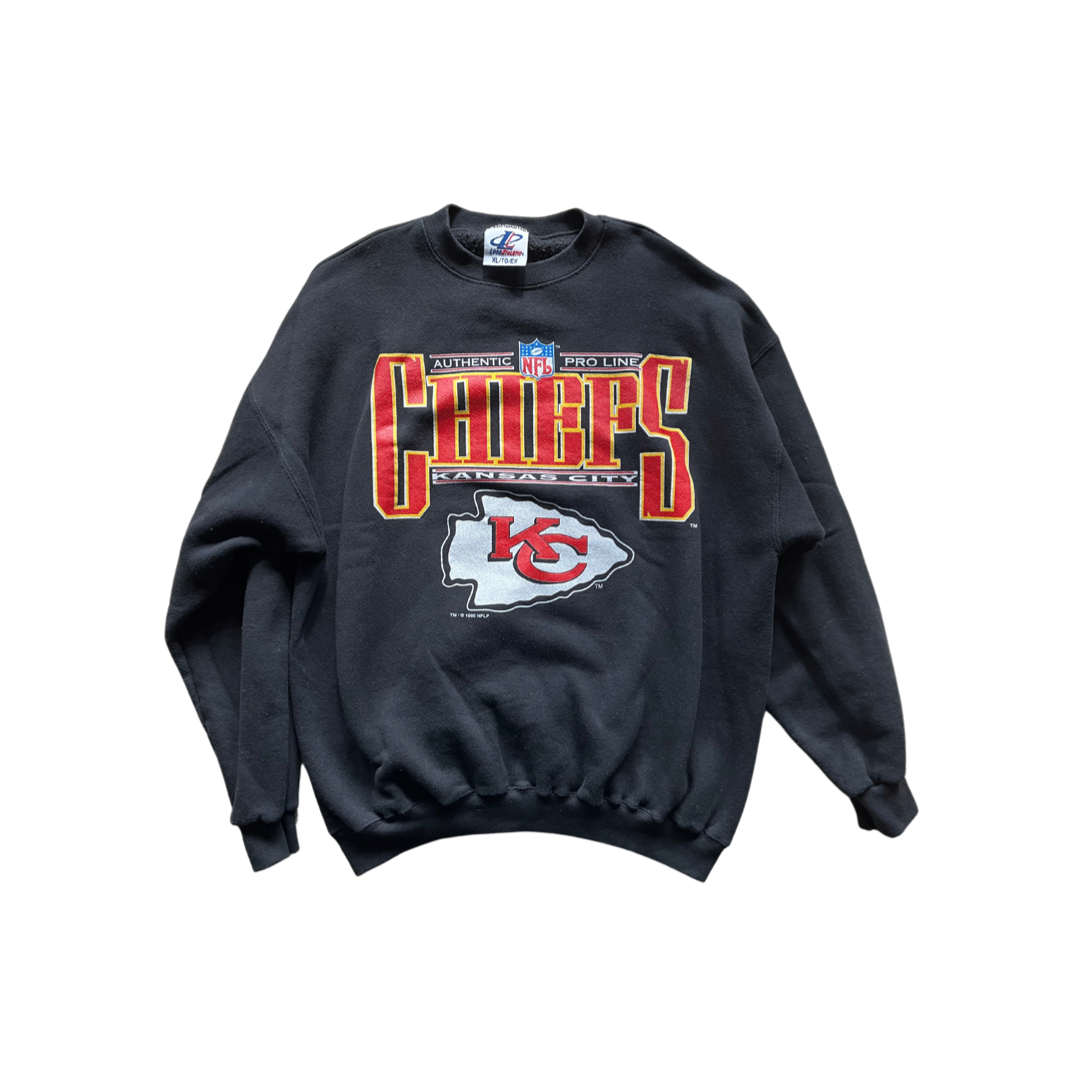 WESTSIDE STOREY VINTAGE | VINTAGE 90S LOGO ATHLETIC CHIEFS BLACK SWEATSHIRT - Westside Storey