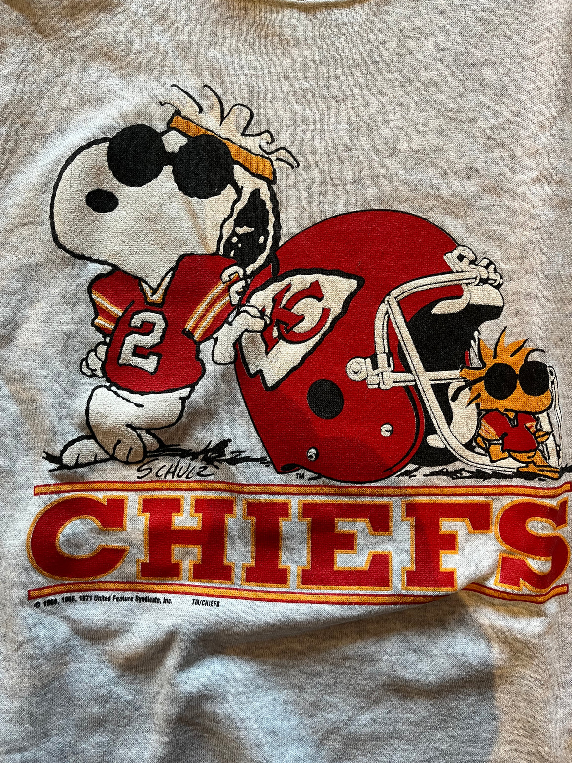 WESTSIDE STOREY VINTAGE  VINTAGE 90S CHIEFS SNOOPY SPELLOUT