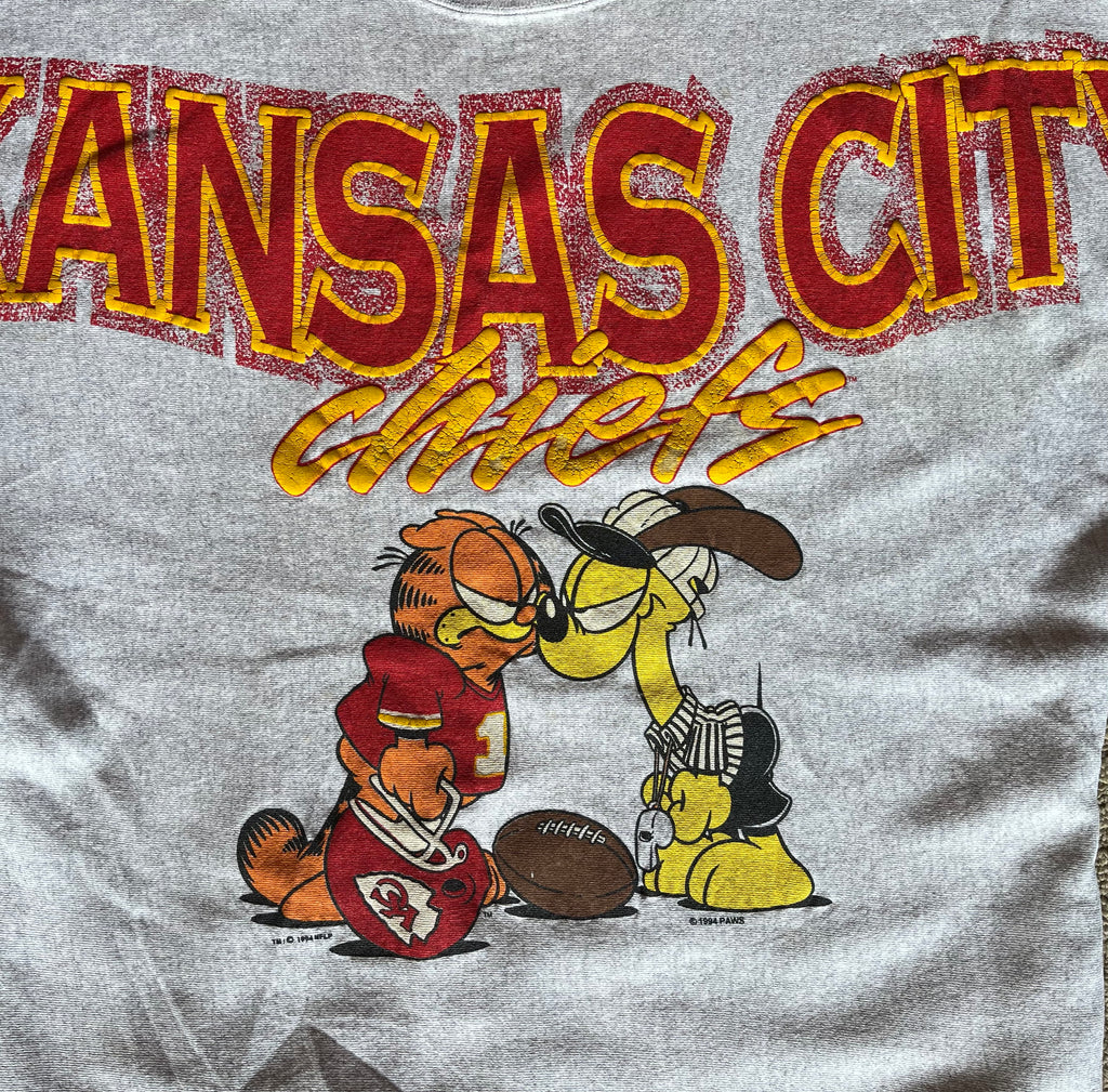 WESTSIDE STOREY VINTAGE | VINTAGE 90S CHIEFS GARFIELD SPELLOUT SWEATSHIRT - Westside Storey