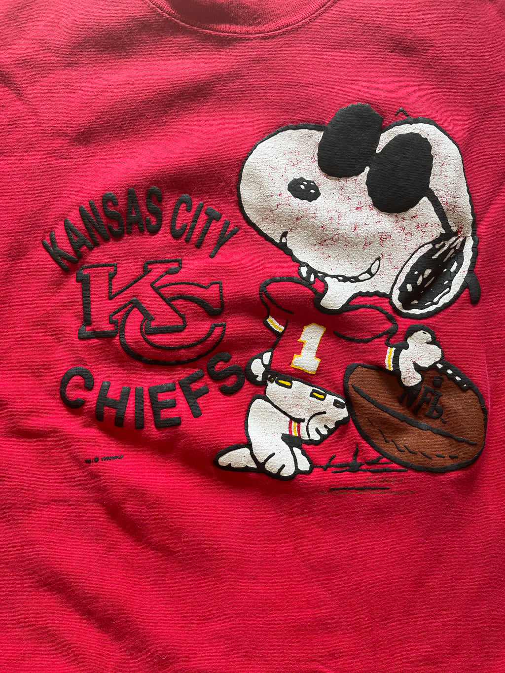 WESTSIDE STOREY VINTAGE | VINTAGE 90S RARE SNOOPY CHIEFS SWEATSHIRT - Westside Storey