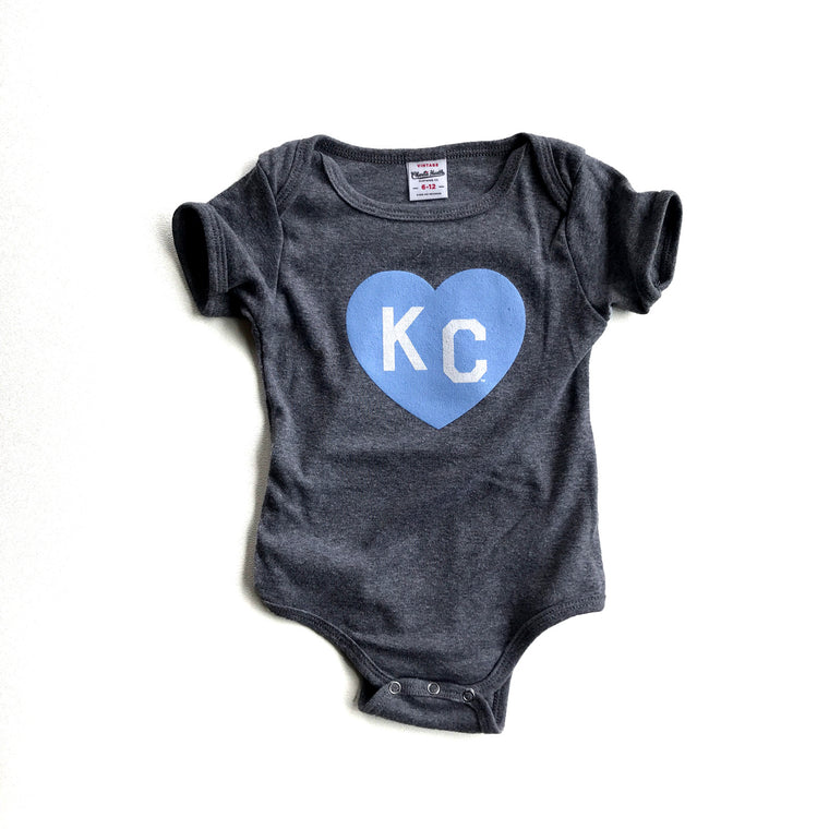 CHARLIE HUSTLE | KIDS KC HEART ONESIE - BABY BLUE